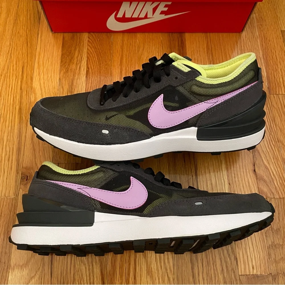 Nike Waffle One Women’s Sneakers